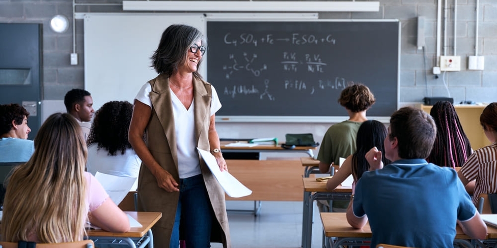 Cuánto cobra un profesor en el mundo